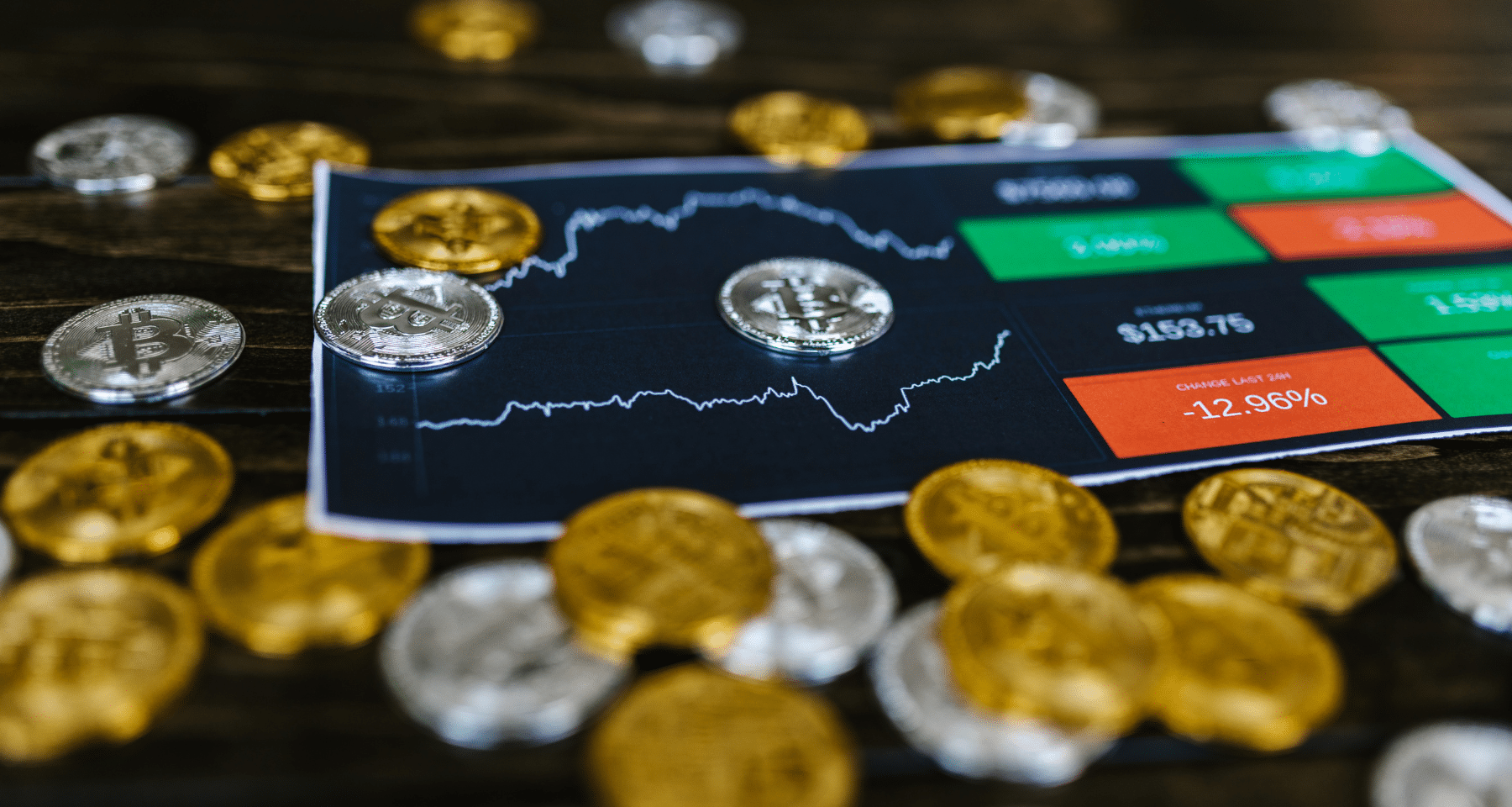 Trump spinge le crypto: America come hub mondiale e riserve federali | BTC e ETH rimbalzano