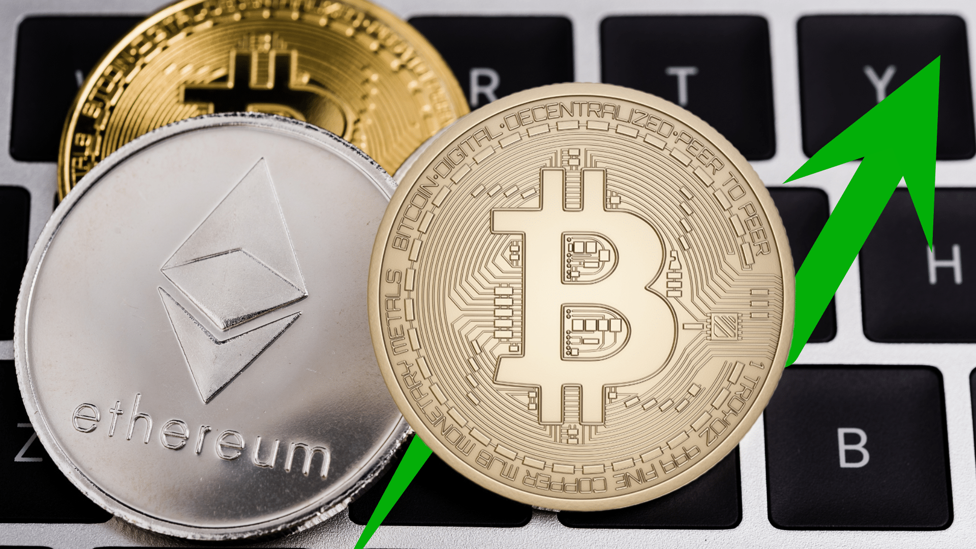 Bitcoin, crypto, Ethereum in rialzo. Wall Street scende: attenzione ai segnali dai futures