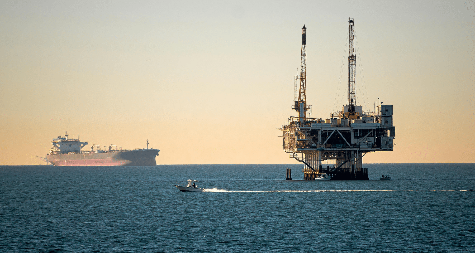 Petrolio: solo i mercati crypto lo prezzano durante la guerra del weekend. Come aprirà lunedì?