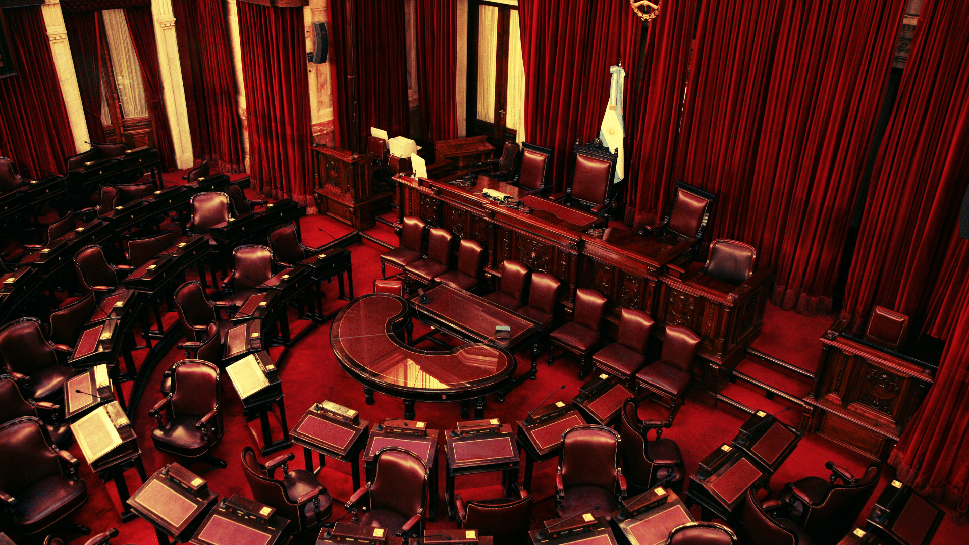 Accordo storico per le crypto: i senatori USA hanno una bozza sui rendimenti da stablecoin