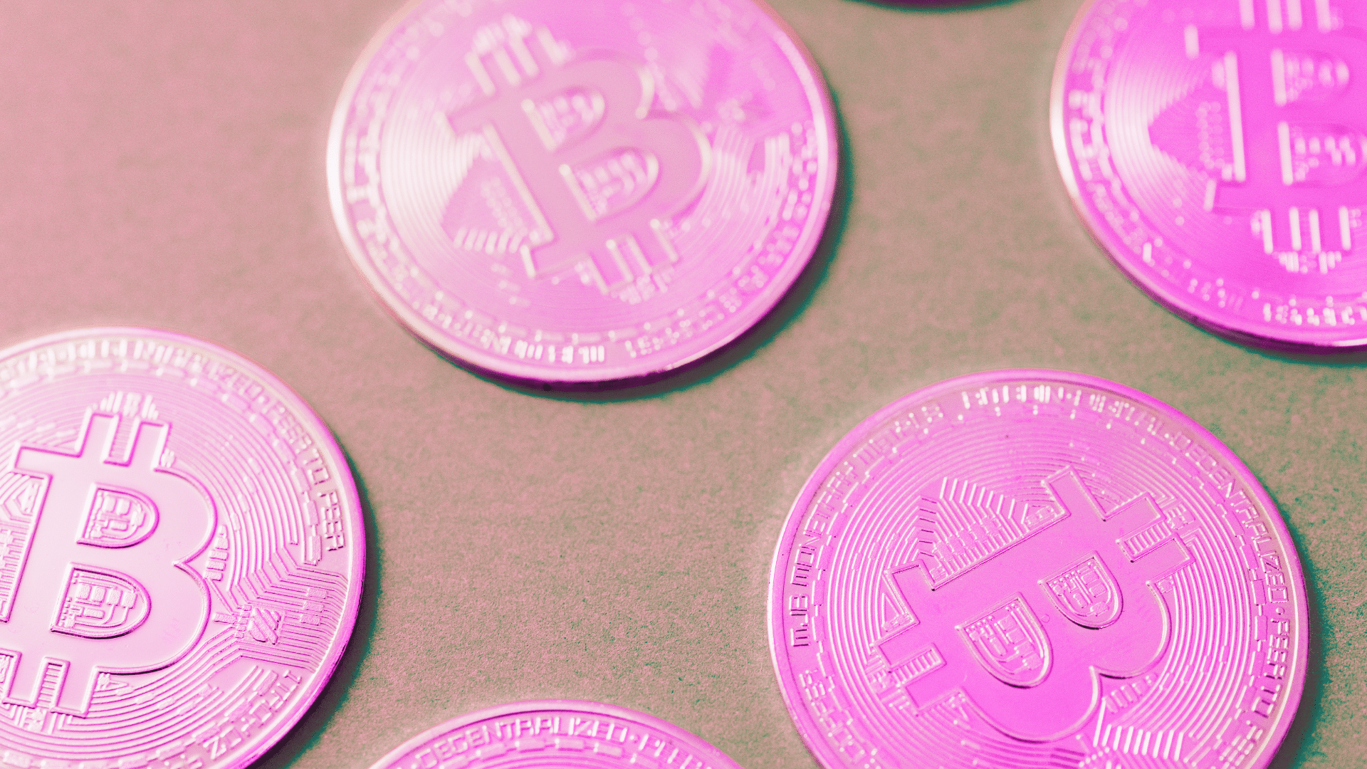 Bitcoin: oltre questa soglia si torna in bull market? La coincidenza di tre segnali apre a ottimismo