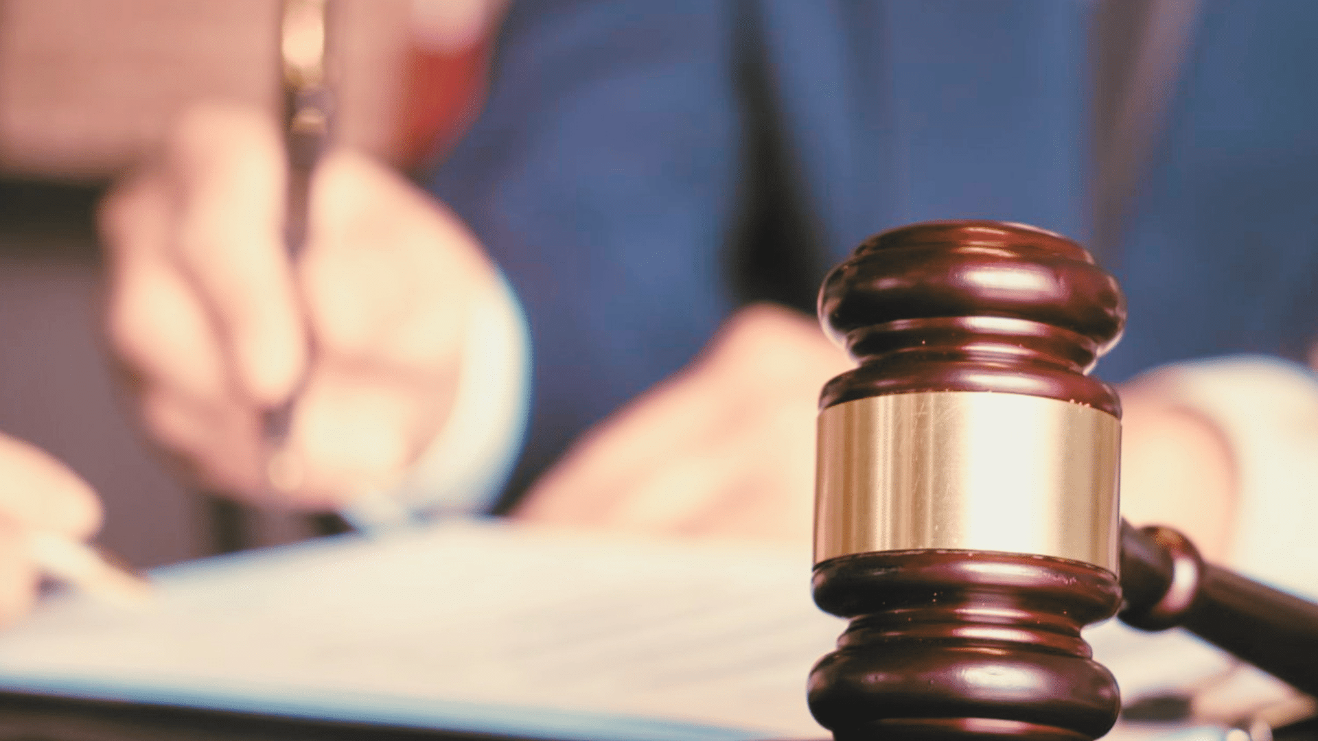 Justin Sun porta il progetto dei Trump in tribunale. WLFI risponderà del congelamento dei token