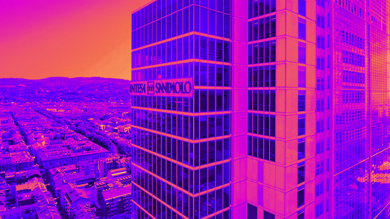 Intesa Sanpaolo ha più di 200 milioni in Bitcoin, Ripple, Ethereum e Solana: tutti i numeri