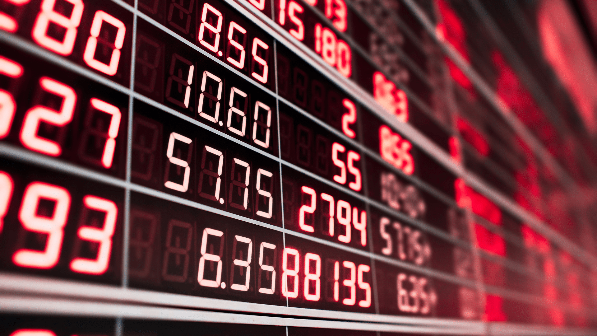 Due dirigenti di Strategy di Michael Saylor vendono milioni in azioni del gruppo. È fuga?