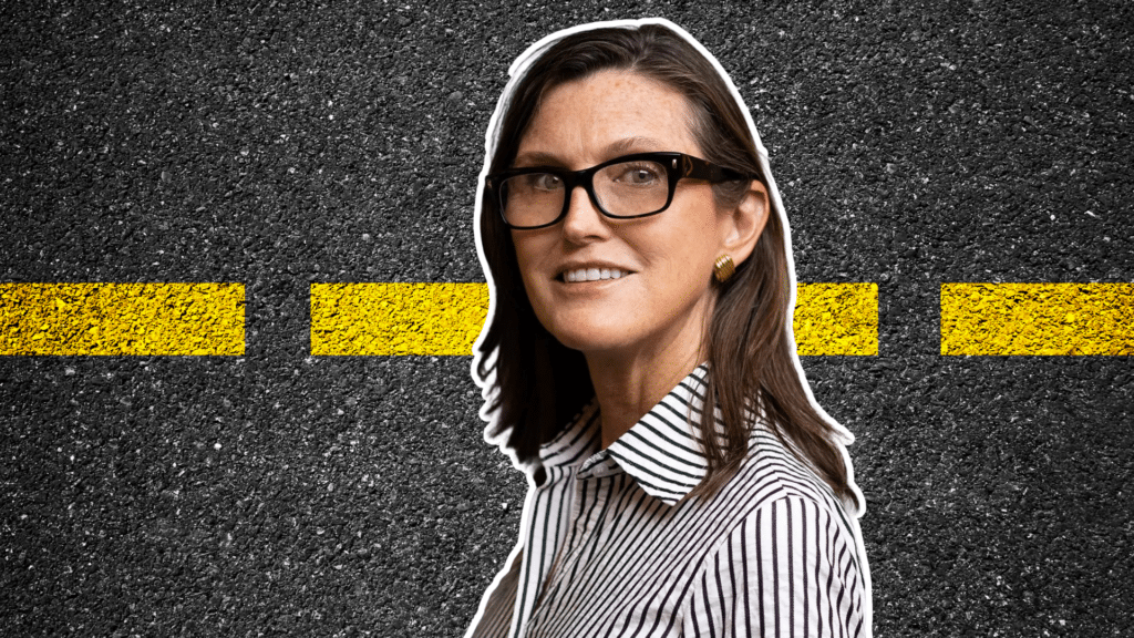 Cathie Wood scarica società che investe in Ethereum ed exchange crypto. Altri milioni su SpaceX
