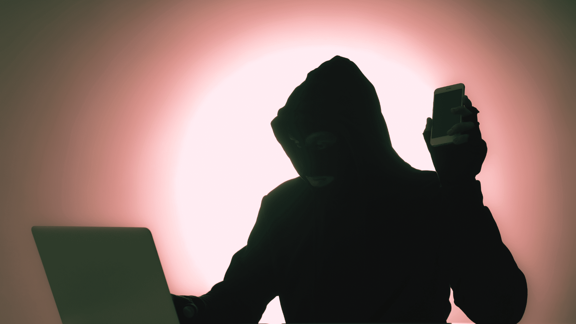Perché anche chi conosce le crypto ci casca: la psicologia sociale delle truffe