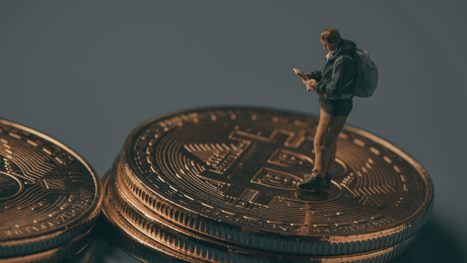 Ha 2.000 miliardi in gestione: ora punta su queste 8 crypto (più Bitcoin). Mossa storica negli USA