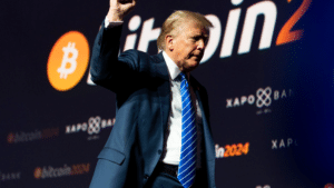 1,2 miliardi di guadagni crypto e Bitcoin per Donald Trump sono un problema di tutti. Ora il Clarity si ferma