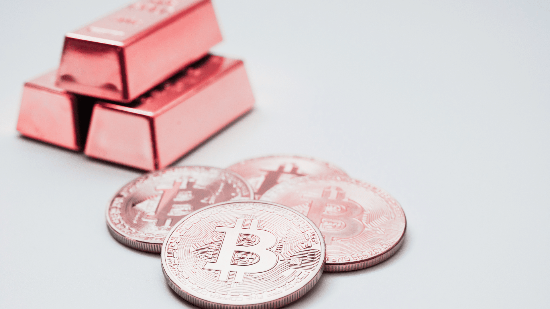Perché Bitcoin e oro crollano insieme alle borse. La nuova situazione economica che fa paura a tutti (tranne al dollaro)