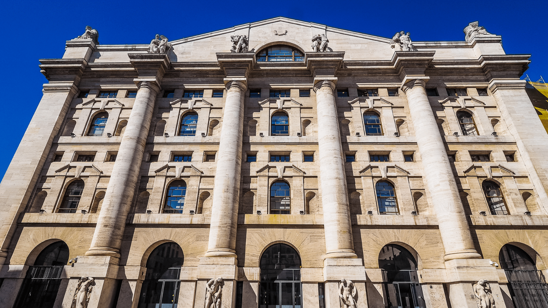 Ottobre nero per le banche italiane: il risiko bancario pesa sul FTSE MIB