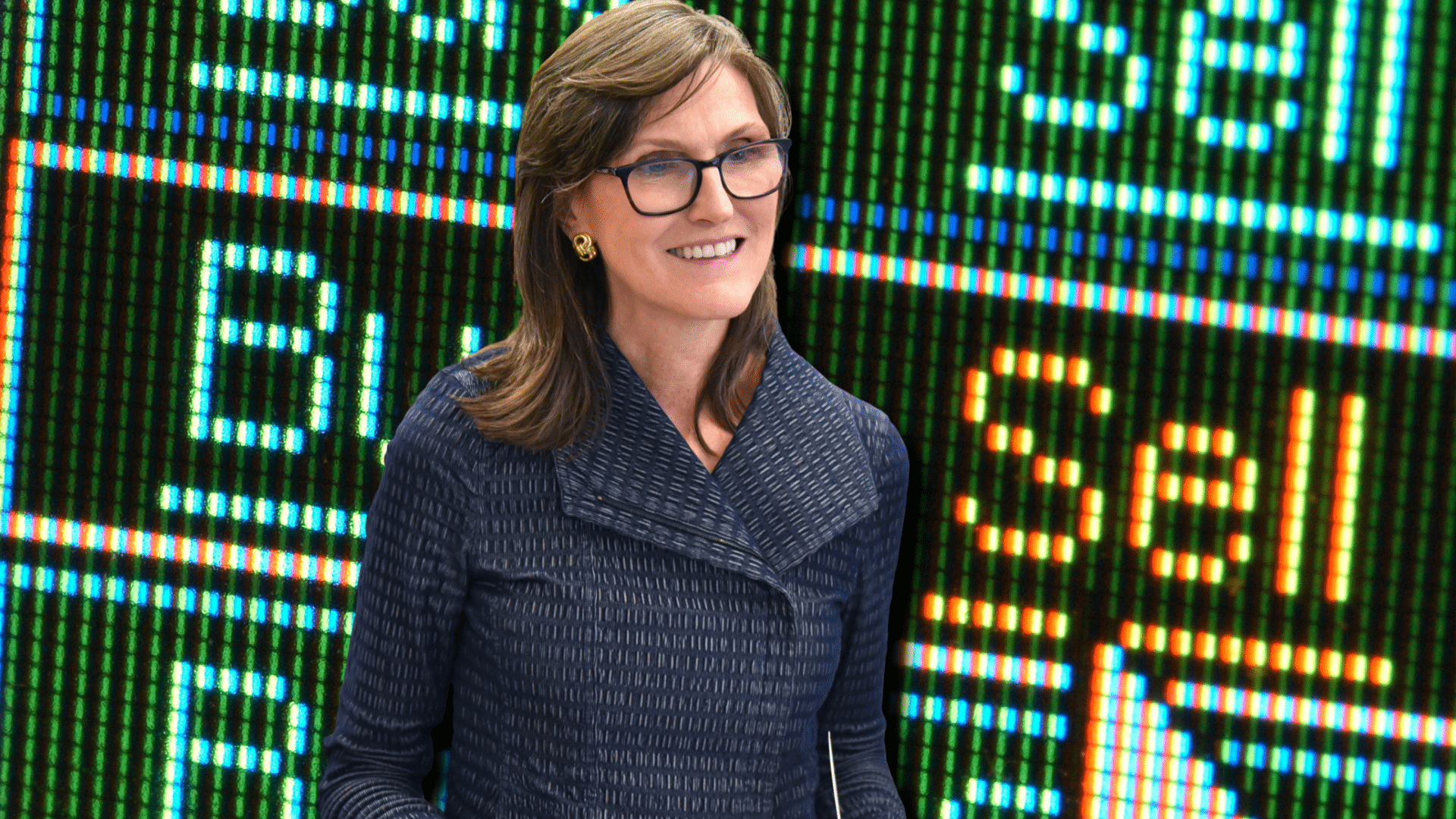 Cathie Wood fa shopping durante il crollo: milioni su aziende che non ti aspetti e prima vendita di una nota società "Bitcoin"