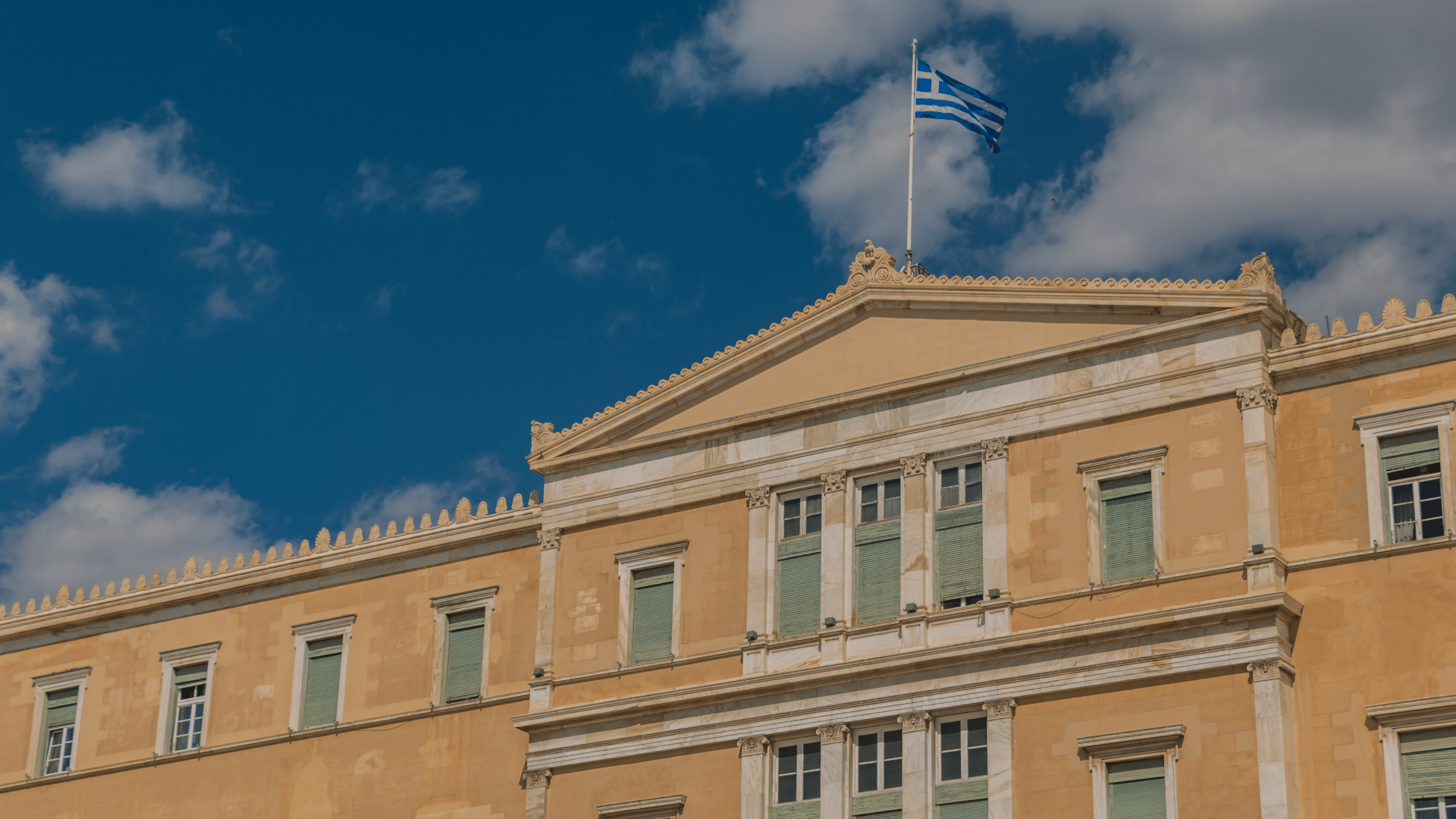 Grecia batte Italia e Germania sulle tasse crypto e Bitcoin: proposta per il 10% su investimenti e staking